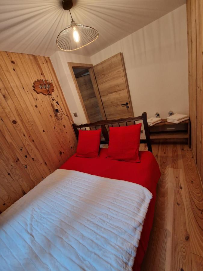 Chalet De La Foret 1 A 6 Pers Saint-Sauveur  Экстерьер фото