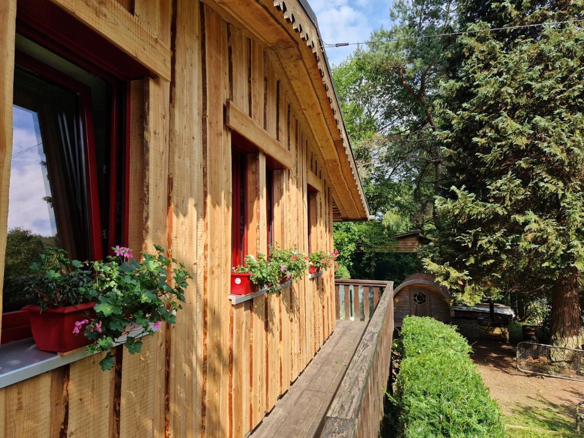 Chalet De La Foret 1 A 6 Pers Saint-Sauveur  Экстерьер фото